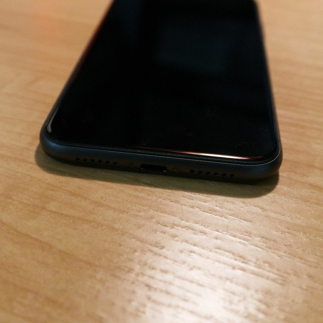 Apple(アップル)のiPhone11 Black 64GB スマホ/家電/カメラのスマートフォン/携帯電話(スマートフォン本体)の商品写真