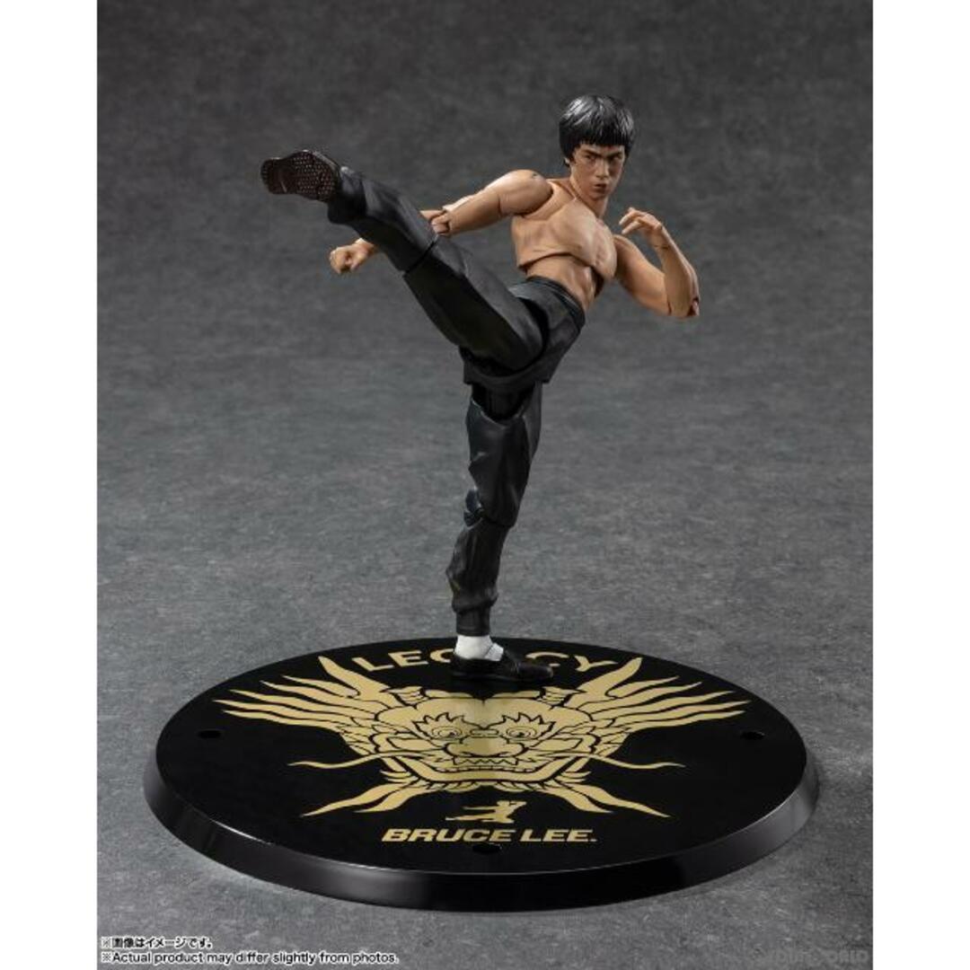 BANDAI(バンダイ)のS.H.Figuarts(フィギュアーツ) ブルース・リー -LEGACY 50th Ver.- BRUCE LEE 完成品 可動フィギュア バンダイスピリッツ エンタメ/ホビーのフィギュア(アニメ/ゲーム)の商品写真