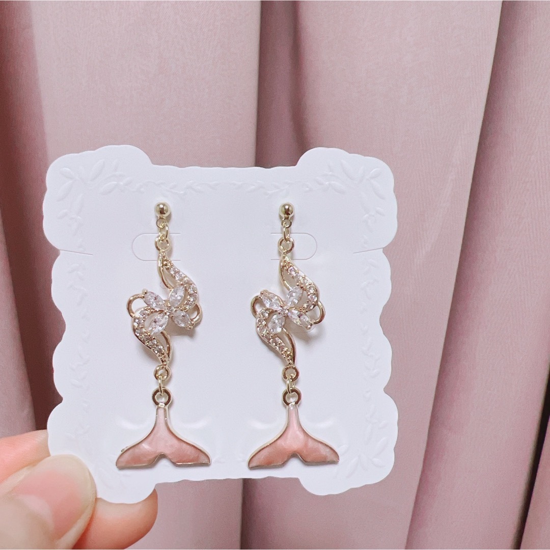 フラワーෆ˚*ピンククジラ　ジルコニア♡ ハンドメイド　ピアス　イヤリング ハンドメイドのアクセサリー(ピアス)の商品写真