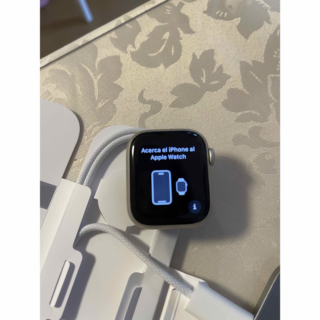 Apple Watch(アップルウォッチ)の【新品未使用】Apple Watch Series 9 41mmアクセサリー付き スマホ/家電/カメラのスマートフォン/携帯電話(その他)の商品写真