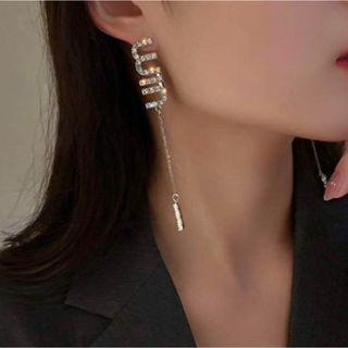 【人気商品】miumiu ピアス アクセサリー ミュウミュウ  オルチャン 韓国(ピアス)