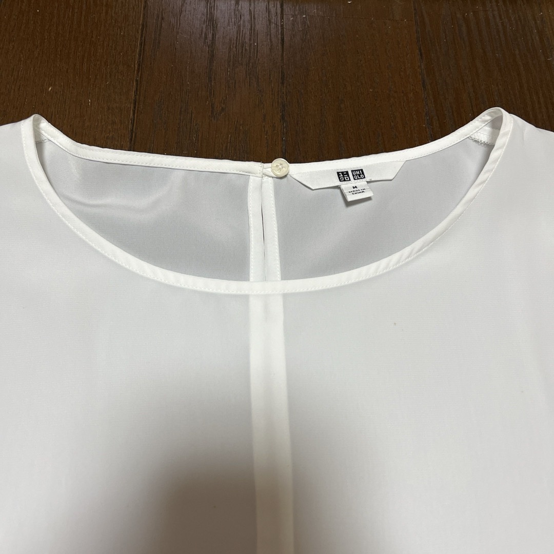 UNIQLO(ユニクロ)のUNIQLO シアー素材シャツ Mサイズ レディースのトップス(シャツ/ブラウス(半袖/袖なし))の商品写真