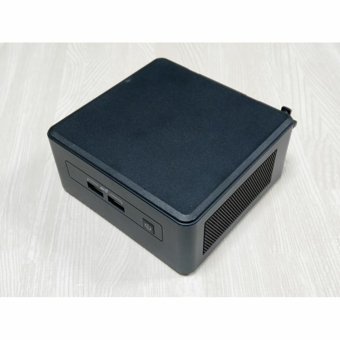 intel(インテル)のIntel NUC NUC11TNHi5 BNUC11TNHI50000 スマホ/家電/カメラのPC/タブレット(デスクトップ型PC)の商品写真