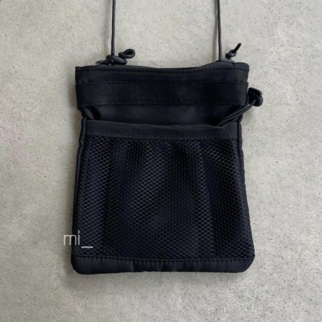 スクエア サコッシュ ショルダー 黒 人気 レディース メンズ ユニセックス レディースのバッグ(ショルダーバッグ)の商品写真