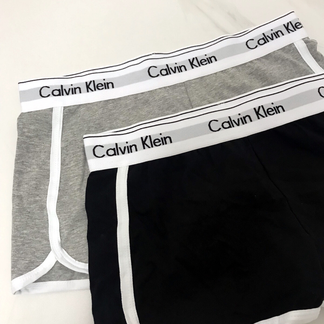 ck Calvin Klein(シーケーカルバンクライン)のカルバンクライン　ck ショートパンツ ブラック➕グレー 下着  Sサイズ レディースのパンツ(ショートパンツ)の商品写真