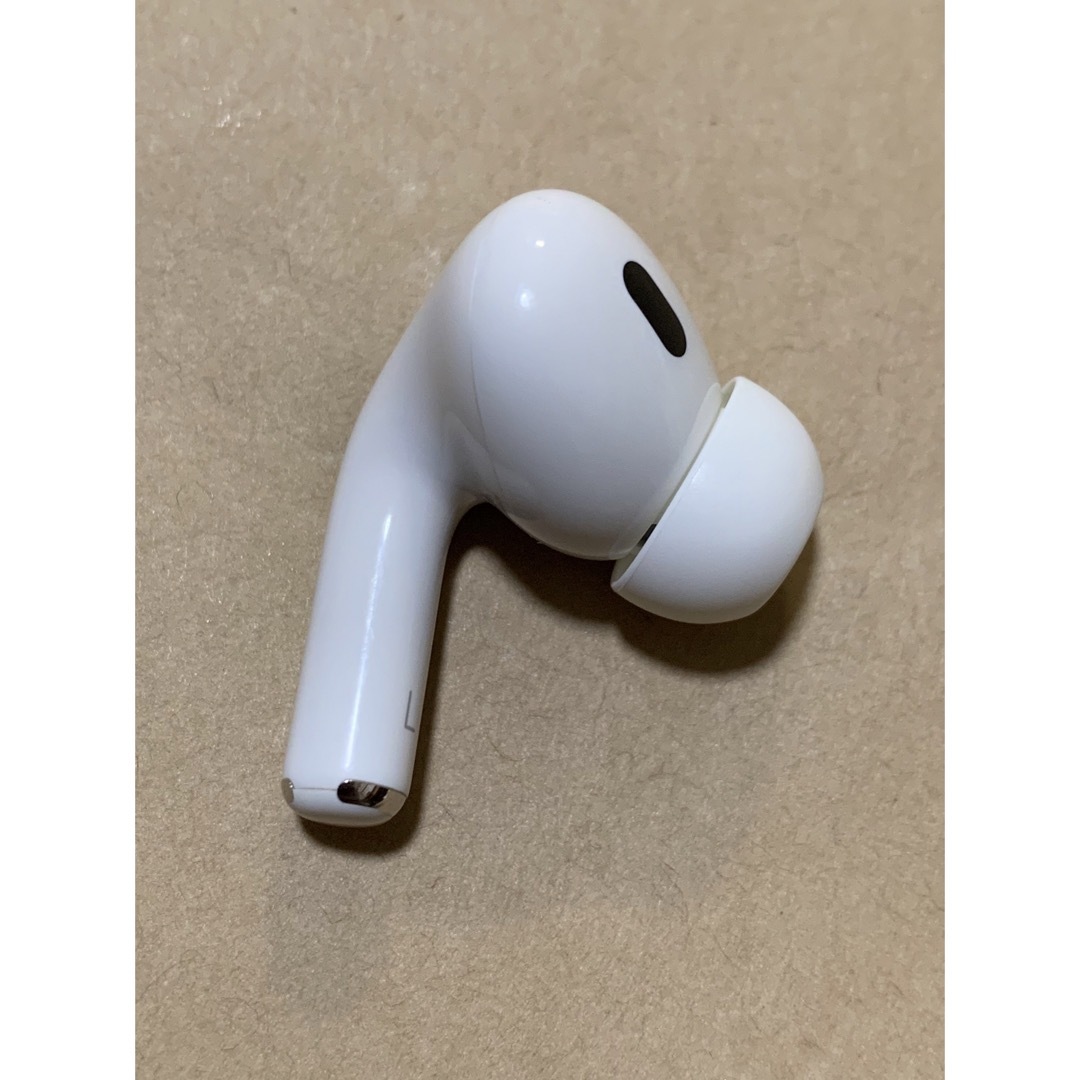 Apple(アップル)のAirPods Pro 第2世代 MQD83J/A A2699(L)左耳＿Z1 スマホ/家電/カメラのオーディオ機器(ヘッドフォン/イヤフォン)の商品写真