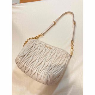 miumiu - 専用【新品未使用】 miumiu マテラッセ レザーバックパックの miumiu - 専用【新品未使用】 miumiu マテラッセ レザーバックパックの