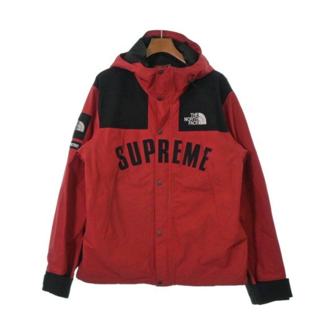 Supreme(シュプリーム)のSupreme シュプリーム マウンテンパーカー L 赤x黒 【古着】【中古】 メンズのジャケット/アウター(マウンテンパーカー)の商品写真