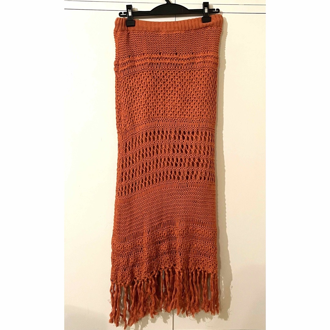 goa(ゴア)のゴア　ニットロングスカート　フリンジ付き　テラコッタ　透かし編み レディースのスカート(ロングスカート)の商品写真