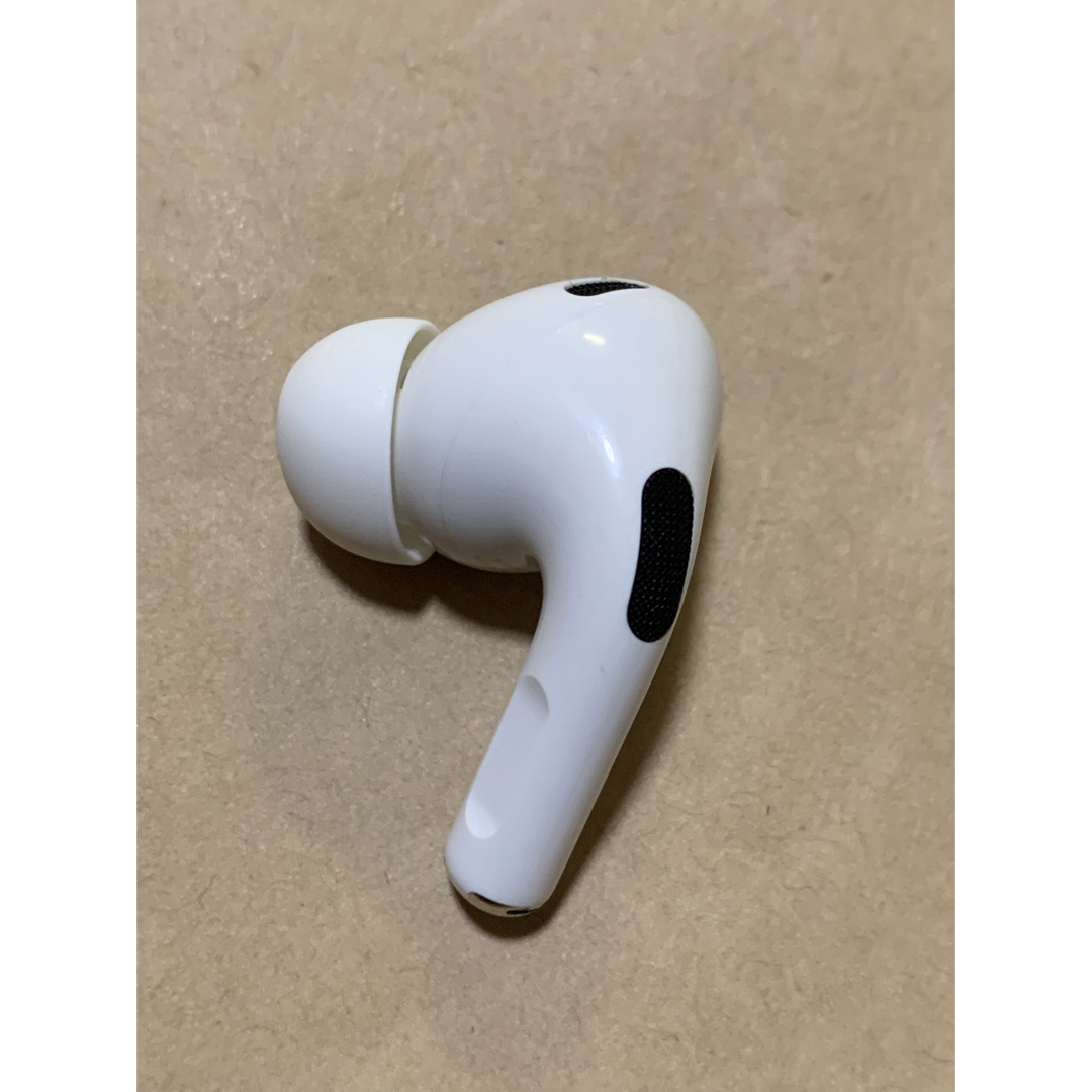 Apple(アップル)のAirPods Pro 第2世代 MQD83J/A A2699(L)左耳＿Z7 スマホ/家電/カメラのオーディオ機器(ヘッドフォン/イヤフォン)の商品写真