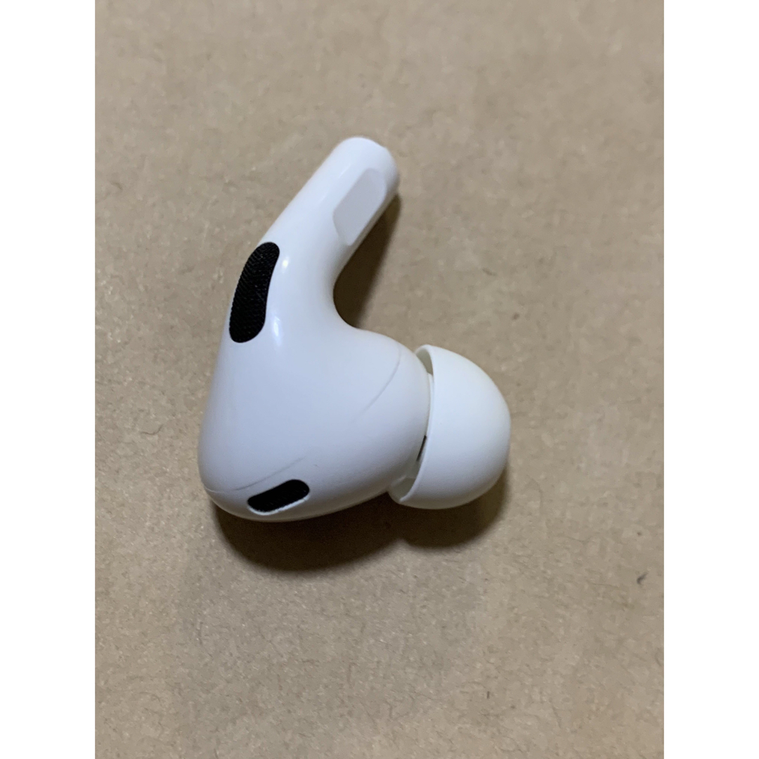 Apple(アップル)のAirPods Pro 第2世代 MQD83J/A A2699(L)左耳＿Z7 スマホ/家電/カメラのオーディオ機器(ヘッドフォン/イヤフォン)の商品写真