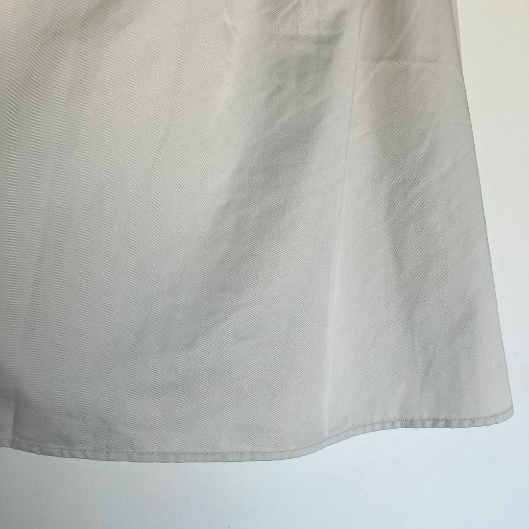 antiqua(アンティカ)の未使用★アンティカantiqua フレアロングスカート ライトグレー レディースのスカート(ロングスカート)の商品写真