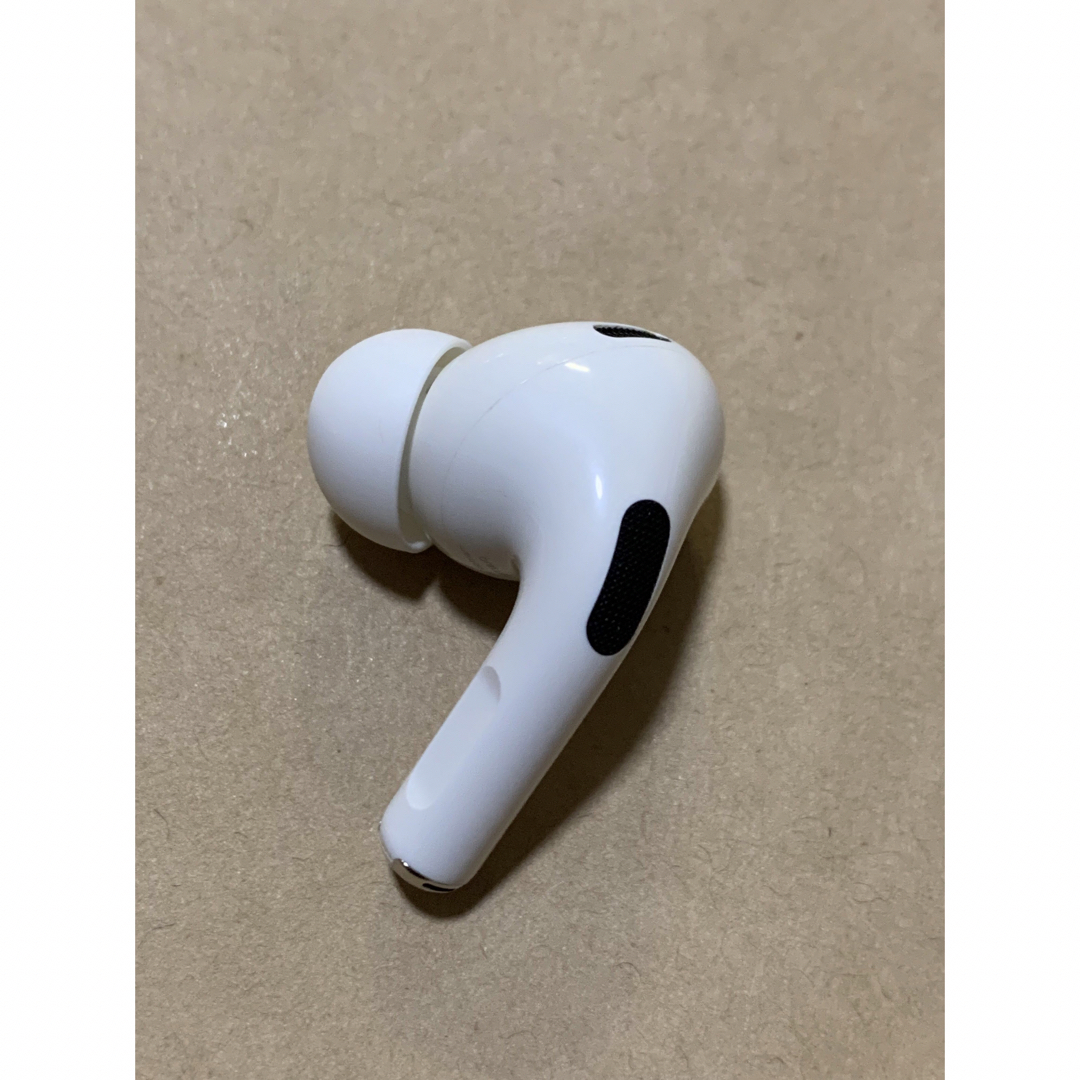 Apple(アップル)のAirPods Pro 第2世代 MQD83J/A A2699(L)左耳＿Z9  スマホ/家電/カメラのオーディオ機器(ヘッドフォン/イヤフォン)の商品写真