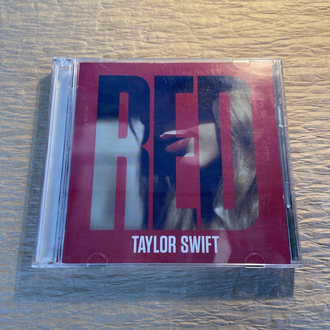 RED ／ TAYLOR SWIFT エンタメ/ホビーのCD(ポップス/ロック(洋楽))の商品写真