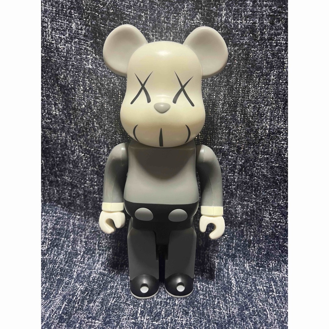 BE@RBRICK(ベアブリック)のメディコムトイ　ベアブリック　KAWS  フィギュア　400％　 エンタメ/ホビーのフィギュア(その他)の商品写真