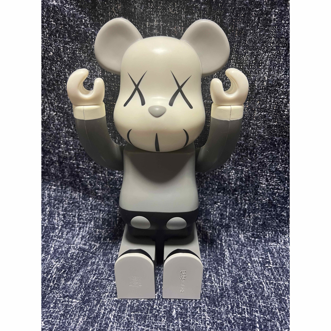 BE@RBRICK(ベアブリック)のメディコムトイ　ベアブリック　KAWS  フィギュア　400％　 エンタメ/ホビーのフィギュア(その他)の商品写真