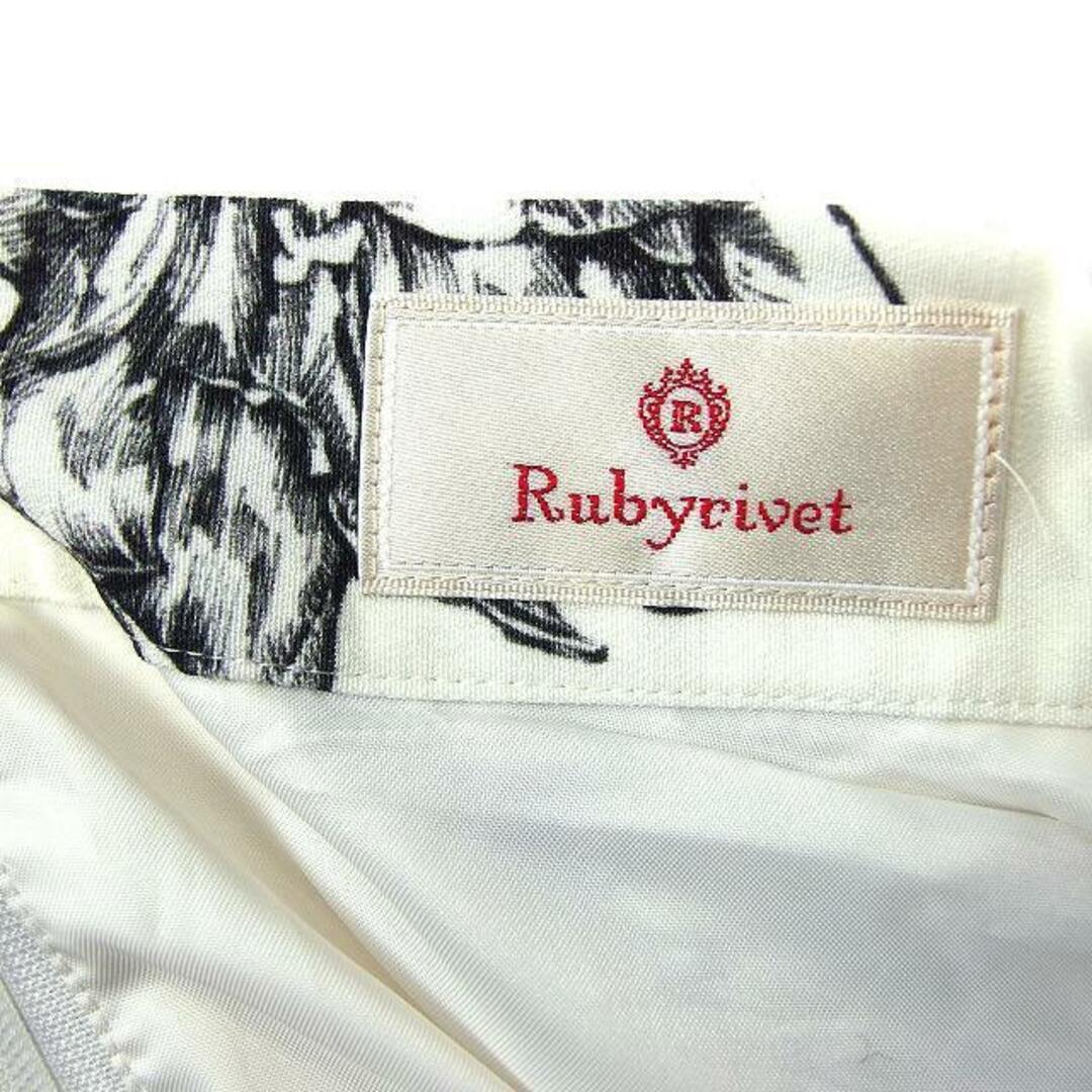 Rubyrivet(ルビーリベット)のルビーリベット Rubyrivet フラワープリント フレア スカート ひざ丈 レディースのスカート(ひざ丈スカート)の商品写真