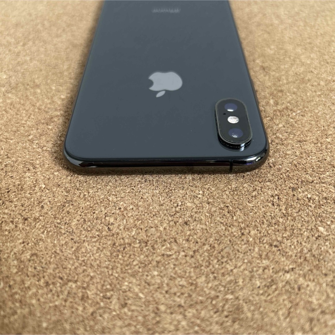 iPhone(アイフォーン)の438 iPhoneXs 64GB SIMフリー スマホ/家電/カメラのスマートフォン/携帯電話(スマートフォン本体)の商品写真