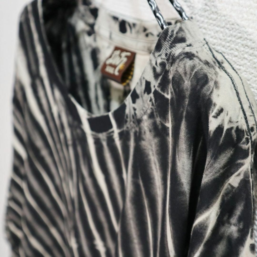 【新品】タイダイTシャツ　ライン状とランダムな絞り模様  オフホワイト&ブラック メンズのトップス(Tシャツ/カットソー(半袖/袖なし))の商品写真