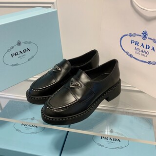 プラダ(PRADA)の大人気<プラダ>◎ローファー(ローファー/革靴)