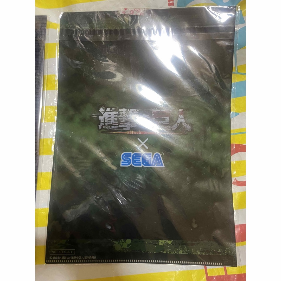 SEGA(セガ)の進撃の巨人　クリアファイル　SEGA 調査兵団　３枚セット エンタメ/ホビーのアニメグッズ(クリアファイル)の商品写真