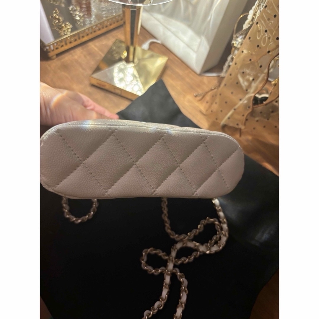 CHANEL - レア 2024 Chanel チェーン クラッチ ホワイトの通販 CHANEL - レア 2024 Chanel チェーン クラッチ ホワイトの通販