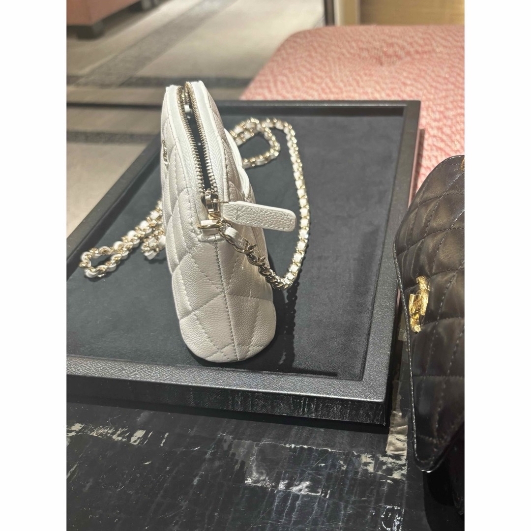 CHANEL - レア 2024 Chanel チェーン クラッチ ホワイトの通販 CHANEL - レア 2024 Chanel チェーン クラッチ ホワイトの通販