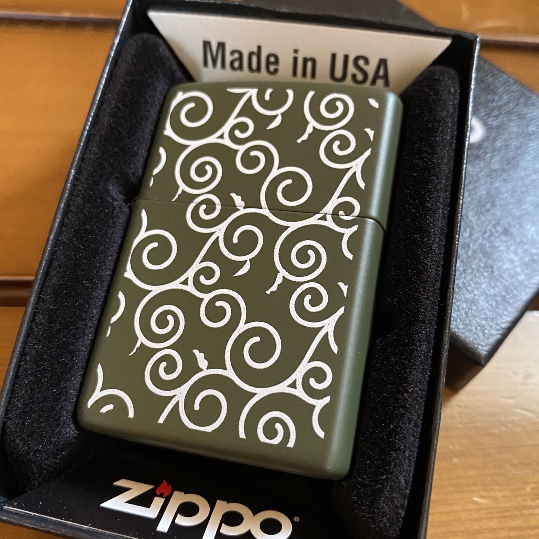 ZIPPO(ジッポー)のZIPPO USA 和柄 唐草 グリーンマット 新品未使用 オイルライター メンズのファッション小物(タバコグッズ)の商品写真