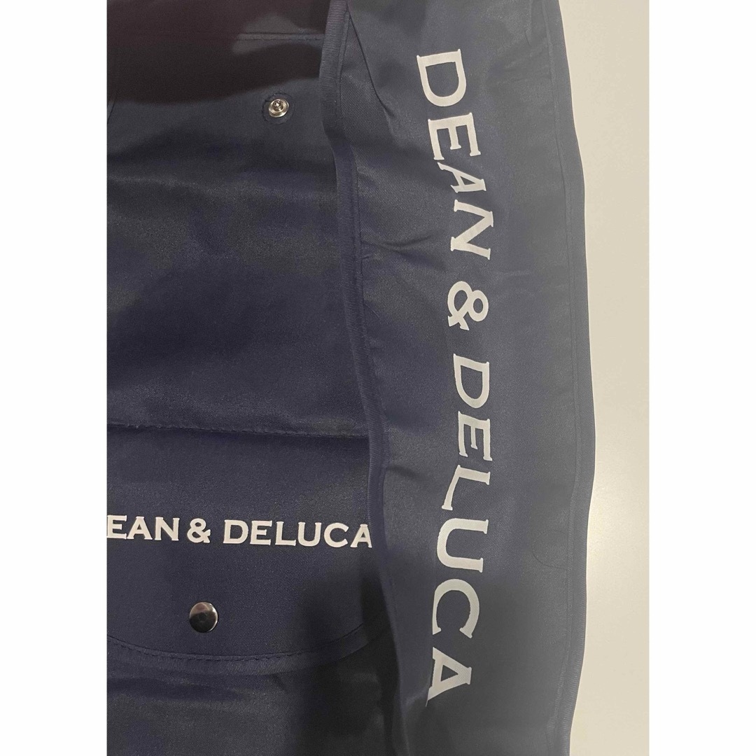 DEAN & DELUCA(ディーンアンドデルーカ)の【新品】エコバッグ折り畳みバッグネイビーDEAN＆DELUCAディーン&デルーカ レディースのバッグ(エコバッグ)の商品写真