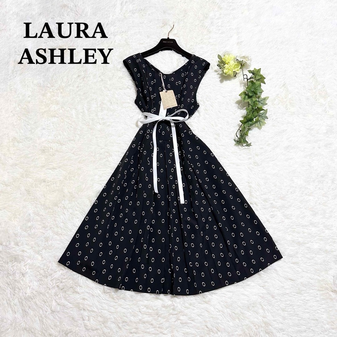 LAURA ASHLEY(ローラアシュレイ)の新品未使用タグ付き ローラアシュレイ  大きいサイズ ノースリーブ ワンピース レディースのワンピース(ロングワンピース/マキシワンピース)の商品写真