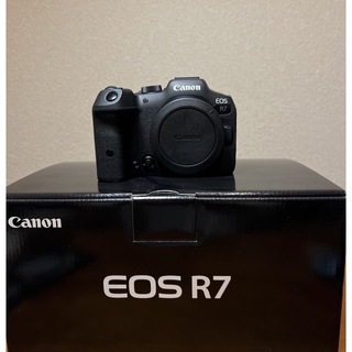 キヤノン(Canon)の【美品】Canon EOS R7 デジタルカメラ ボディ(ミラーレス一眼)
