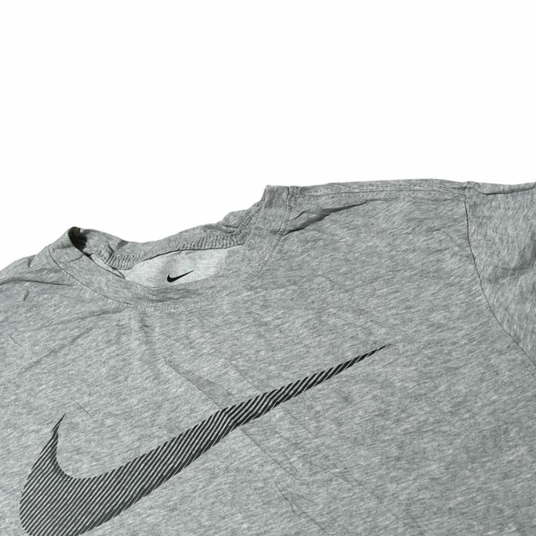 NIKE(ナイキ)のナイキ 半袖Tシャツ ビッグロゴT グレーDRI-FIT 夏物古着 h21 メンズのトップス(Tシャツ/カットソー(半袖/袖なし))の商品写真