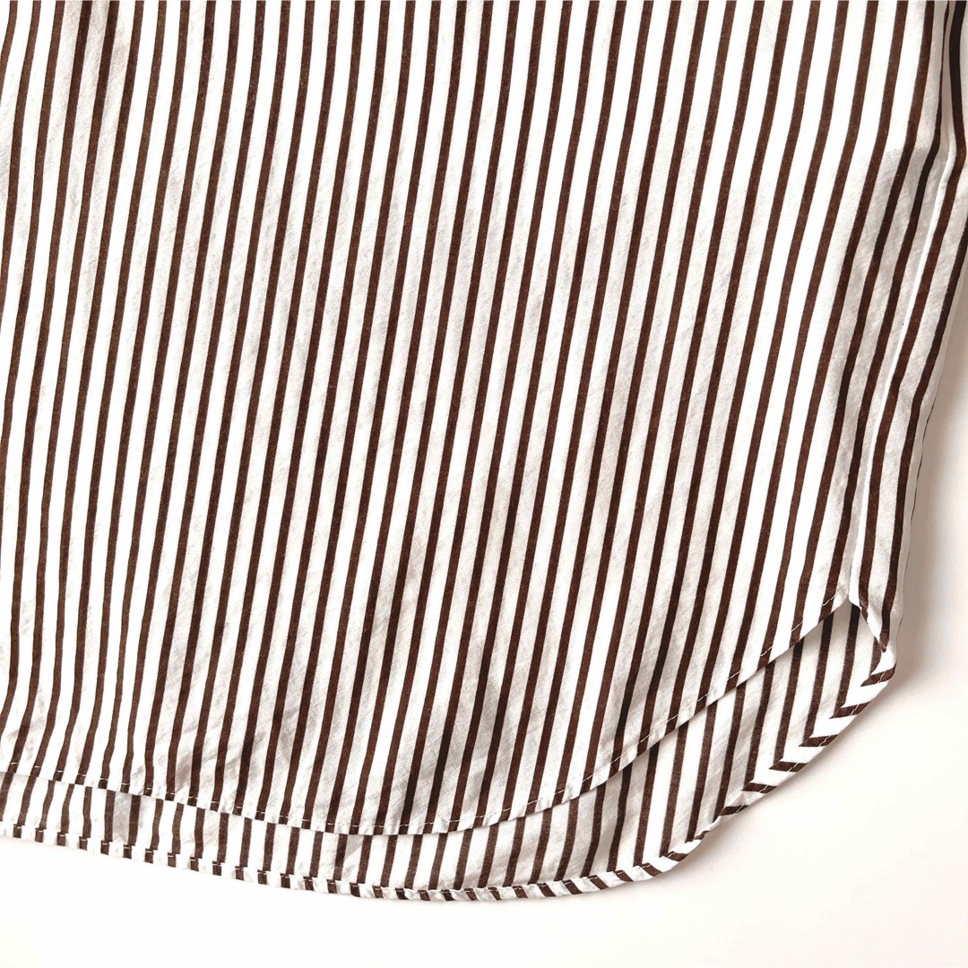Demi-Luxe BEAMS(デミルクスビームス)のデミルクスビームス　ギャザーネックブラウス　バンドカラー　ストライプ　茶　長袖 レディースのトップス(シャツ/ブラウス(長袖/七分))の商品写真
