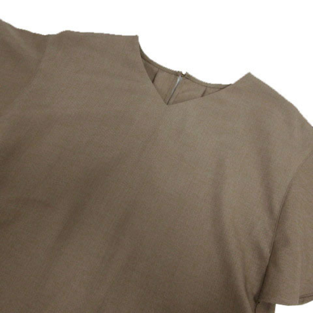OPAQUE.CLIP(オペークドットクリップ)のオペークドットクリップ フリルスリーブ ラウンドヘムブラウス 茶 S レディースのトップス(シャツ/ブラウス(半袖/袖なし))の商品写真