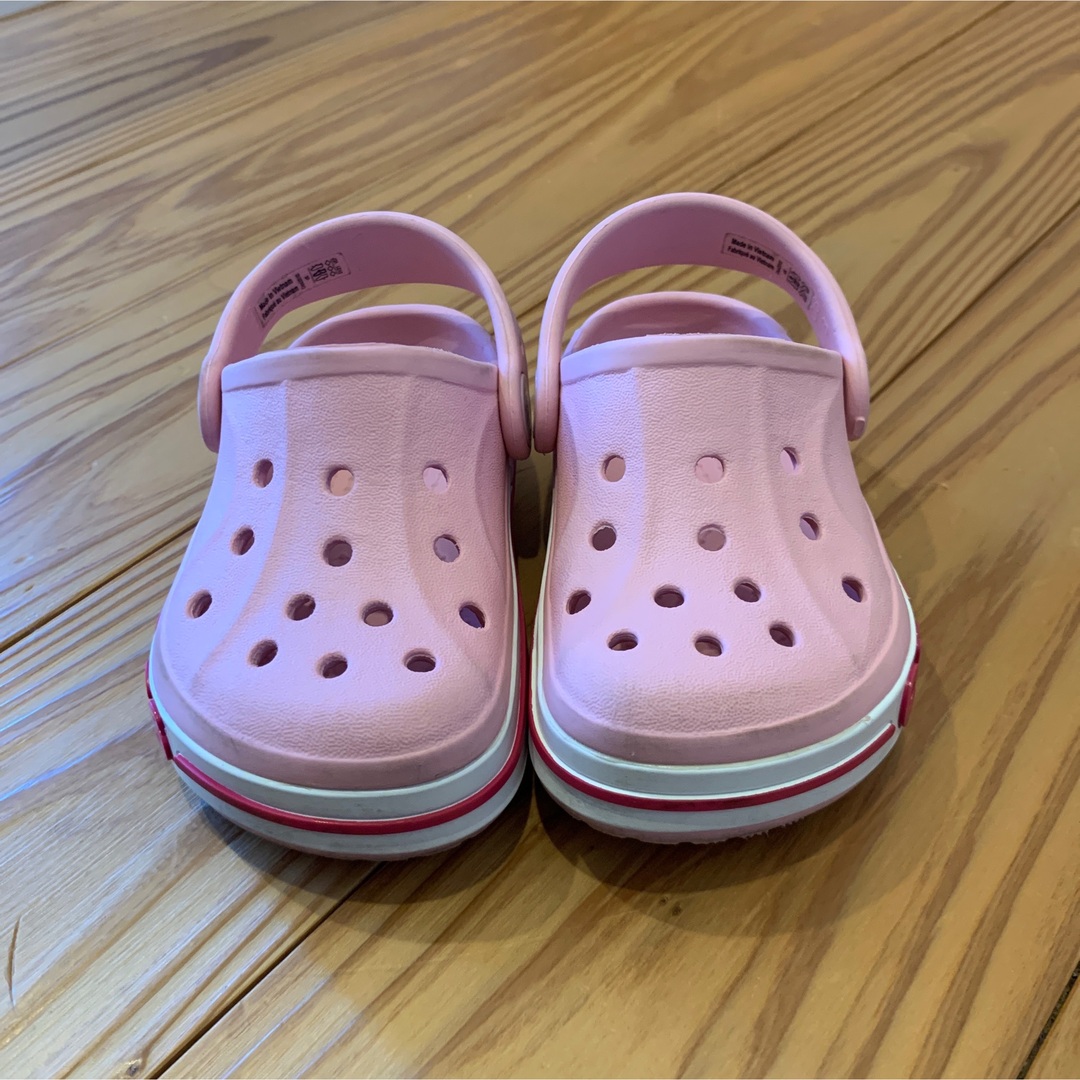 crocs(クロックス)のcrocs ペタルピンク c6 キッズ/ベビー/マタニティのベビー靴/シューズ(~14cm)(サンダル)の商品写真