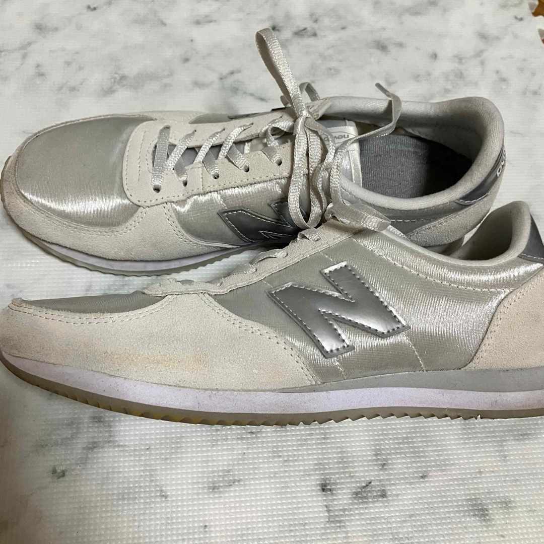 New Balance(ニューバランス)のNew Balance　ニューバランス　WL220 レディースの靴/シューズ(スニーカー)の商品写真