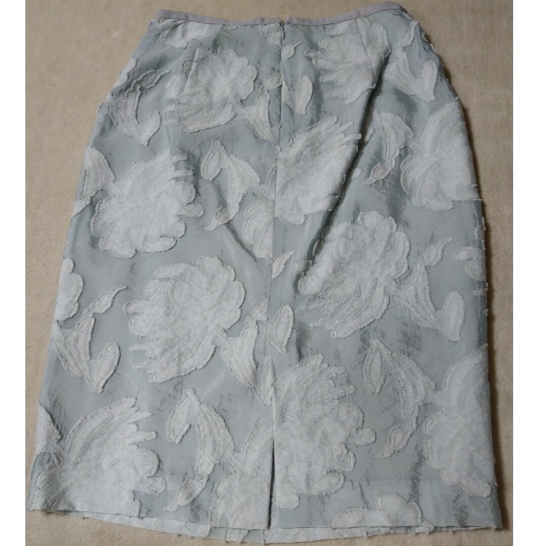 UNITED ARROWS(ユナイテッドアローズ)のユナイテッドアローズ　ひざ丈スカート　38　くすみブルー レディースのスカート(ひざ丈スカート)の商品写真