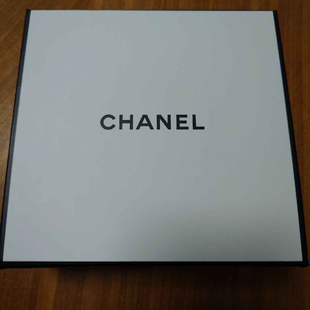 CHANEL(シャネル)のシャネル CHANEL ル リフト ラ クレーム マン 50ml コスメ/美容のボディケア(ハンドクリーム)の商品写真