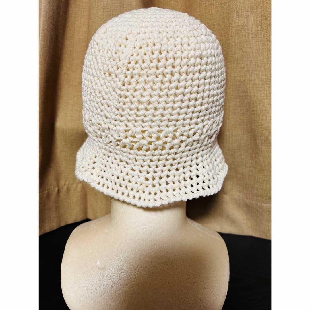 手編み帽子　　お花付き ハンドメイドのファッション小物(帽子)の商品写真