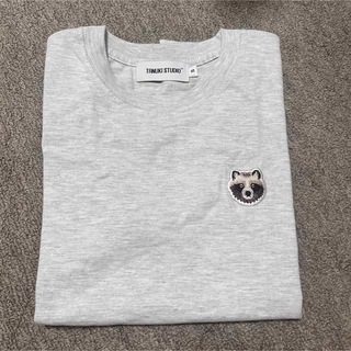 メゾンキツネ(MAISON KITSUNE')のTANUKI STUDIO Tシャツ　Sサイズ　ライトグレー(Tシャツ(半袖/袖なし))
