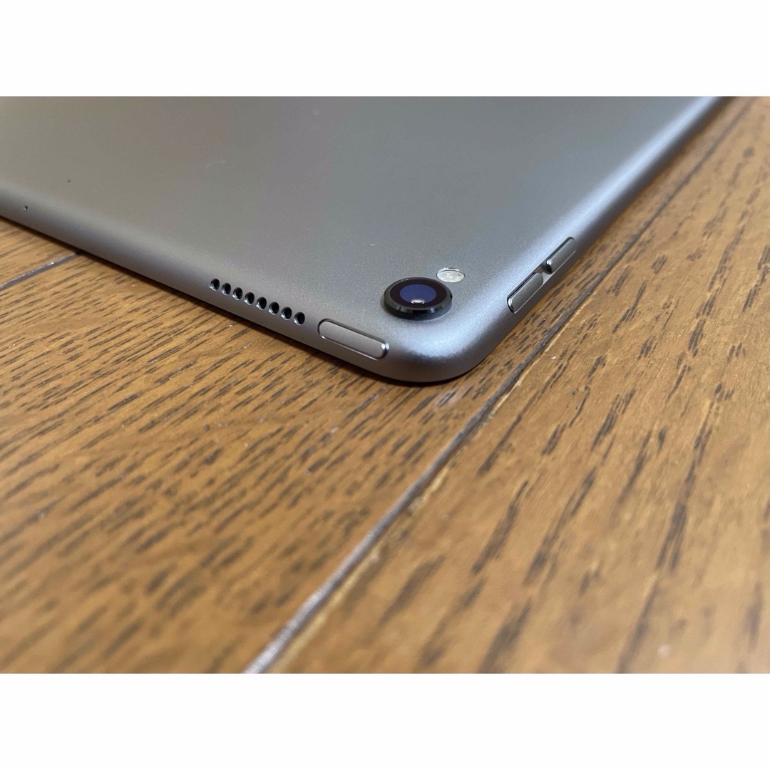 Apple(アップル)のiPad Pro 10.5インチ Wi-Fi 64GB [スペースグレイ] スマホ/家電/カメラのPC/タブレット(タブレット)の商品写真