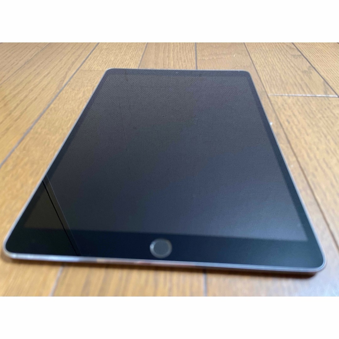 Apple(アップル)のiPad Pro 10.5インチ Wi-Fi 64GB [スペースグレイ] スマホ/家電/カメラのPC/タブレット(タブレット)の商品写真