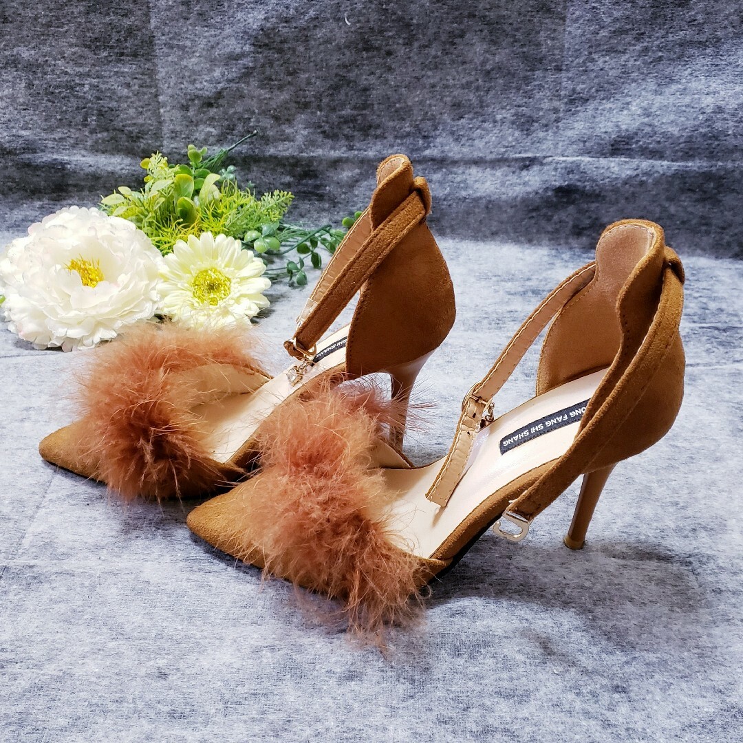 ファー付きパンプス / スエードピンヒール レディースの靴/シューズ(ハイヒール/パンプス)の商品写真