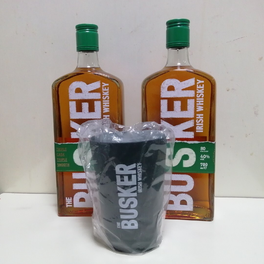 バスカー アイリッシュウイスキー ２本 ＆ タンブラーセット 食品/飲料/酒の酒(ウイスキー)の商品写真