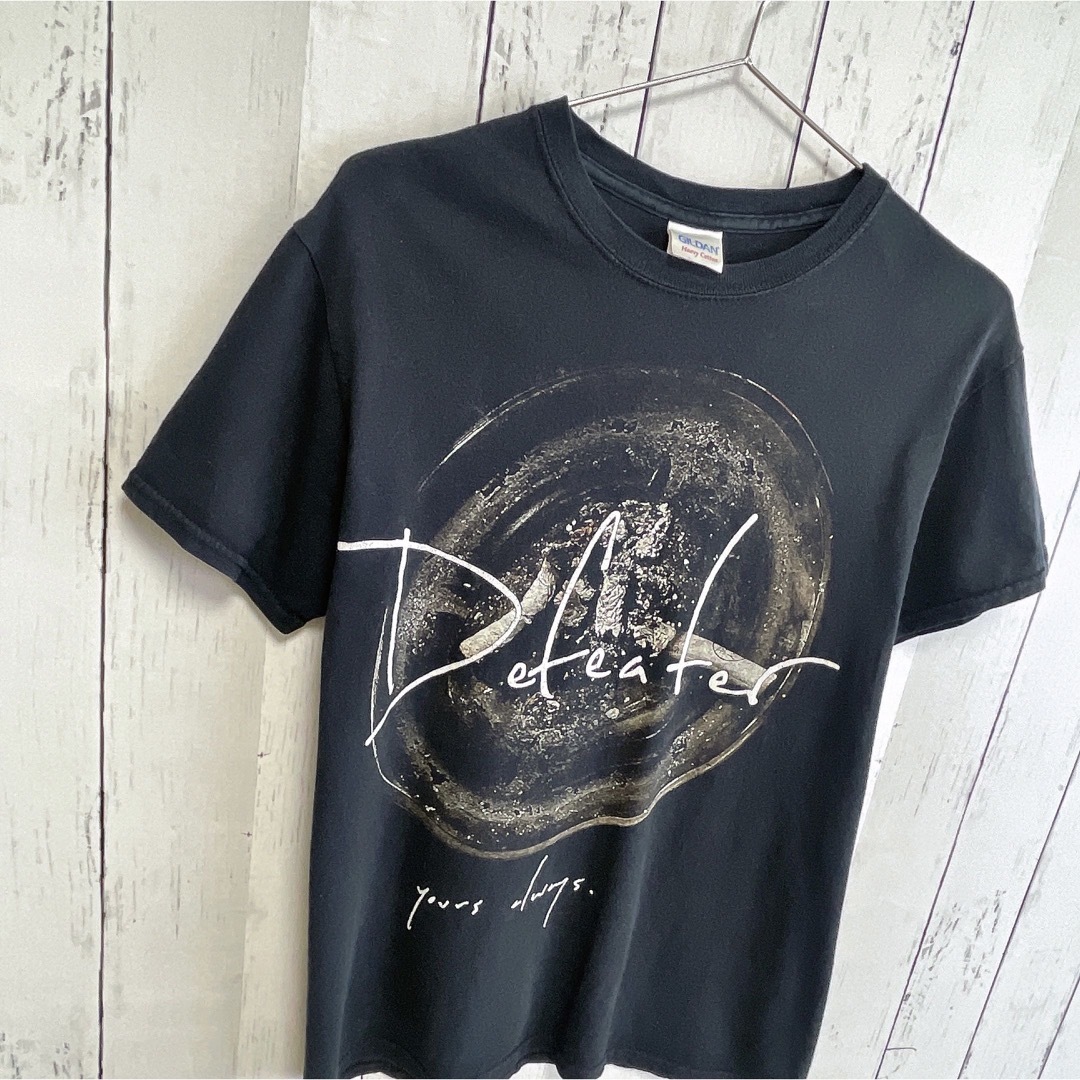 MUSIC TEE(ミュージックティー)のUSA古着　Tシャツ　S　シガレット　タバコ　バンド　ロック　Defeater メンズのトップス(Tシャツ/カットソー(半袖/袖なし))の商品写真