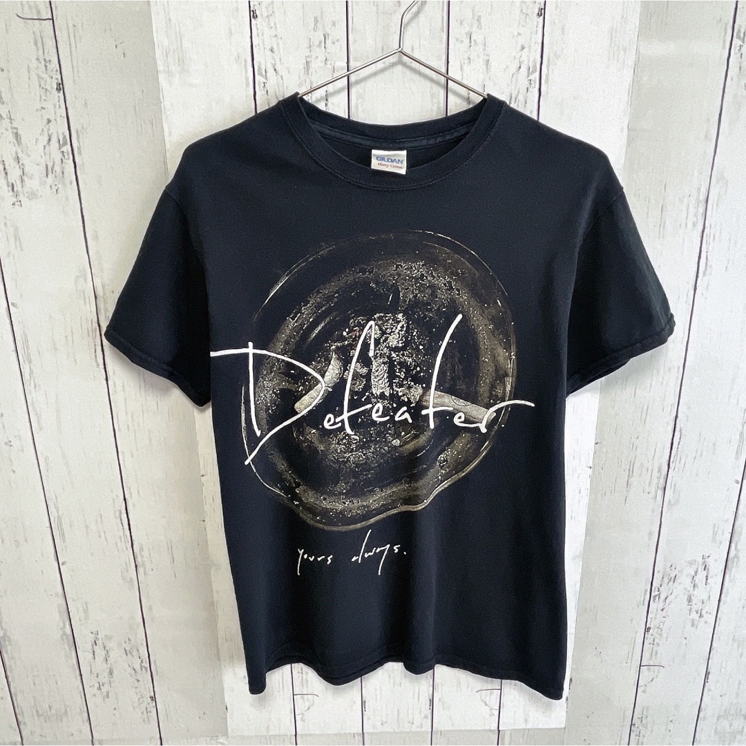 MUSIC TEE(ミュージックティー)のUSA古着　Tシャツ　S　シガレット　タバコ　バンド　ロック　Defeater メンズのトップス(Tシャツ/カットソー(半袖/袖なし))の商品写真