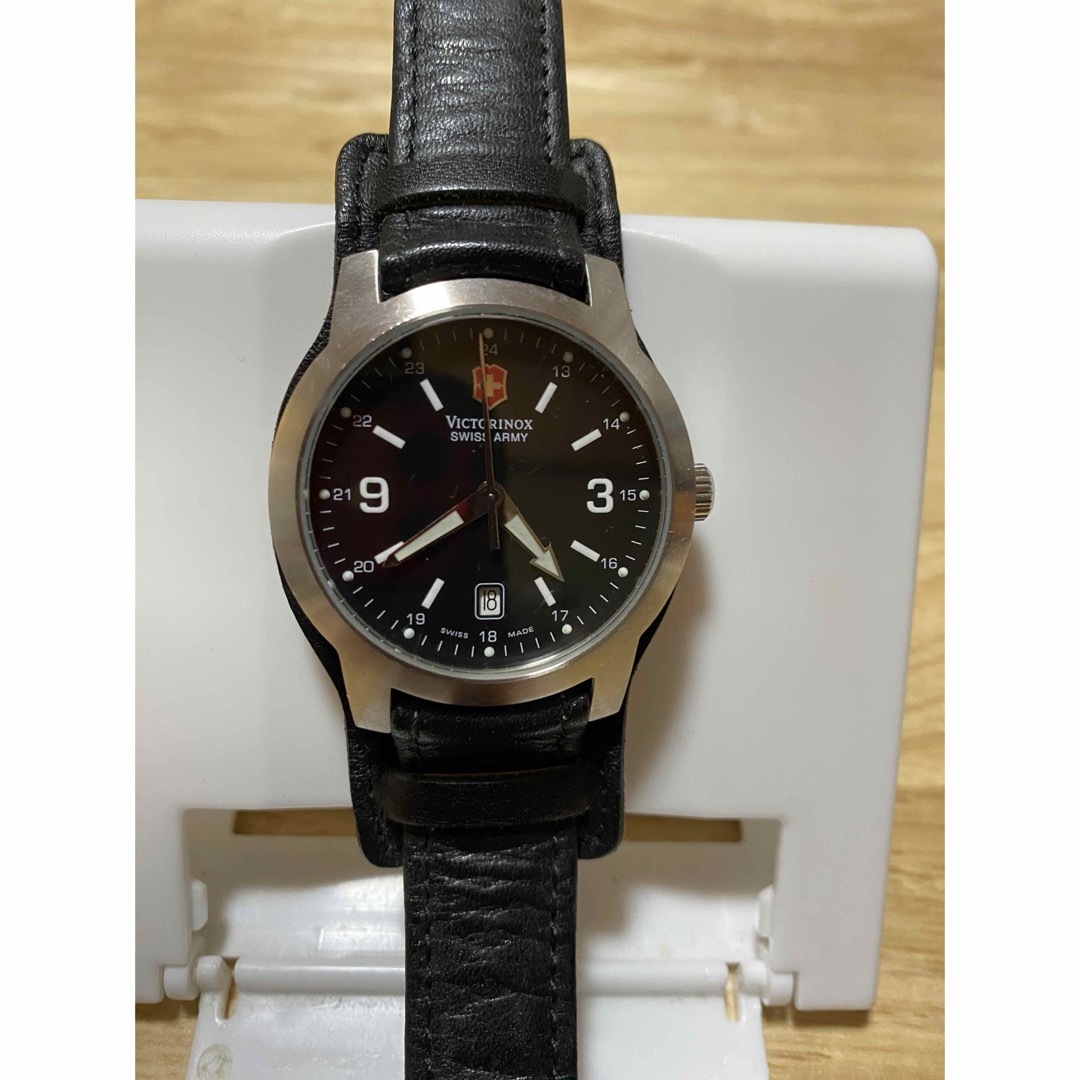 VICTORINOX(ビクトリノックス)のVICTORINOX SWISS ARMY クォーツ　時計 メンズの時計(腕時計(アナログ))の商品写真