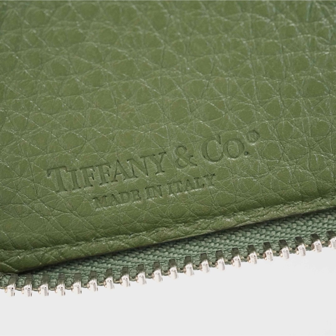 Tiffany & Co.(ティファニー)の【新品】TIFFANY ティファニー　コンパクト　グリーン　ラウンドファスナー  レディースのファッション小物(財布)の商品写真
