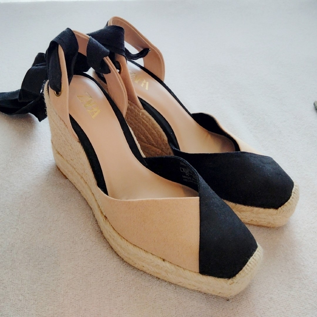 ZARA(ザラ)の✨新品✨ZARA ウェッジサンダル コントラスト リボン付き ザラ サンダル レディースの靴/シューズ(サンダル)の商品写真