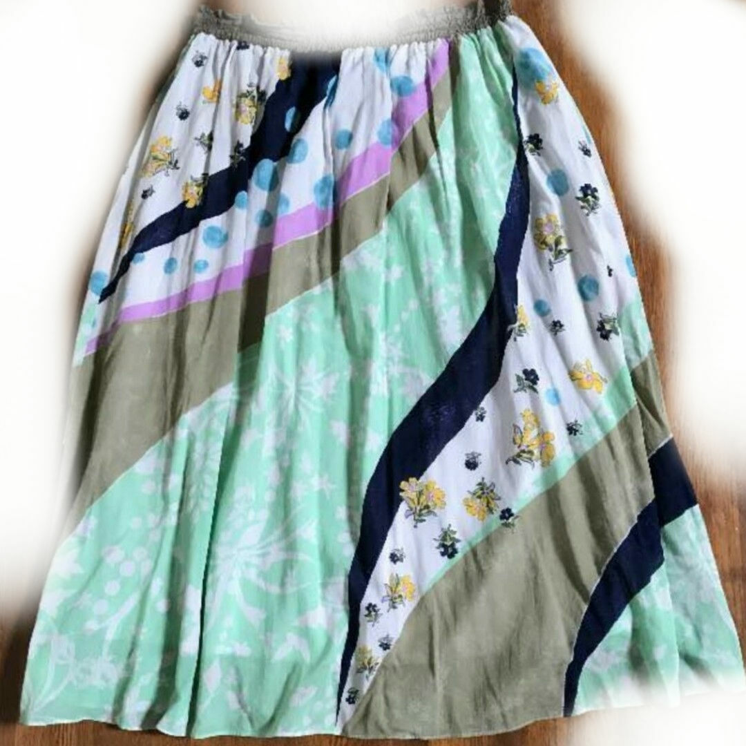 super hakka feuille(スーパーハッカフィーユ)のスーパーハッカフィーユのプリントスカートです。 レディースのスカート(ロングスカート)の商品写真